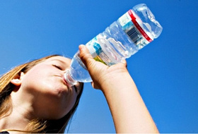 Чем вредна для организма вода из пластиковых емкостей