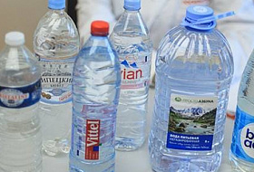 Питьевая вода известных производителей оказалась опасной для здоровья!